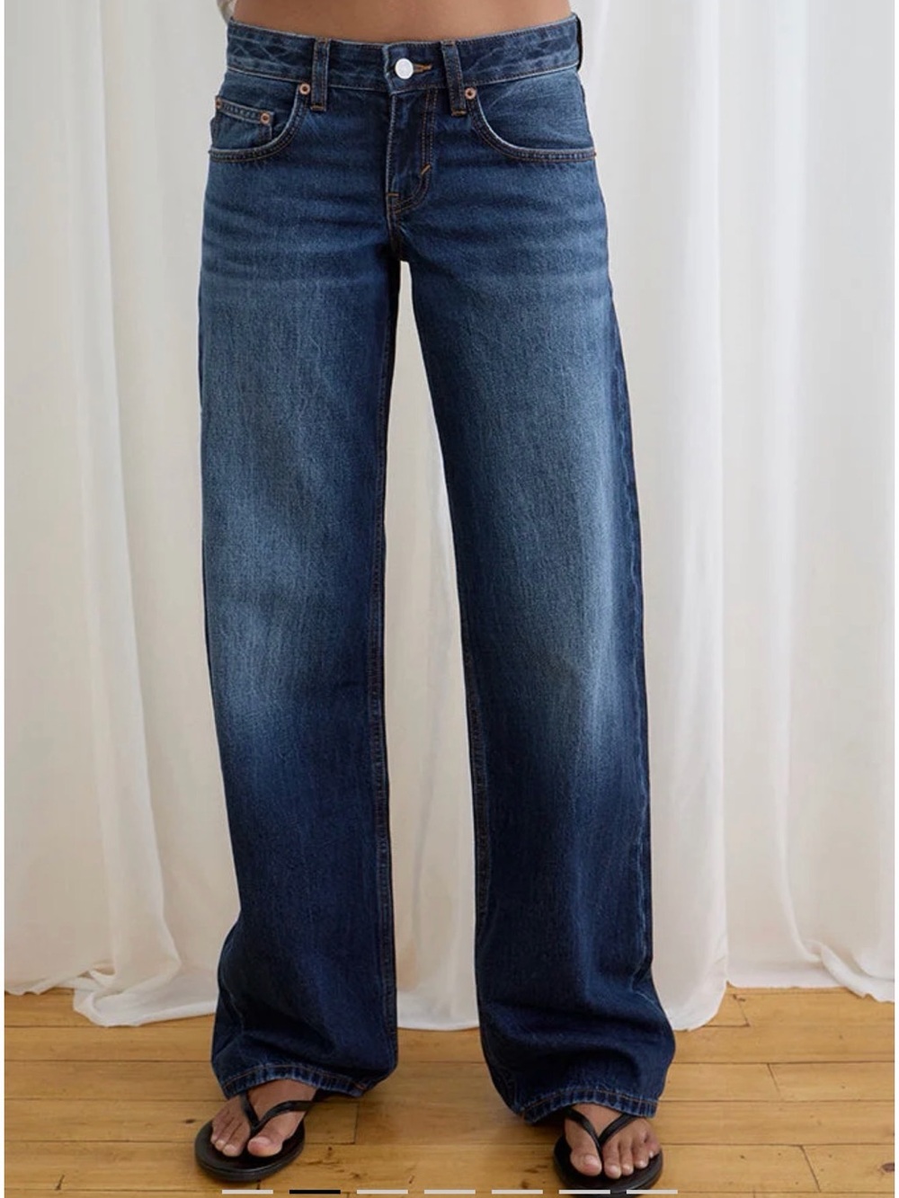 Motel Rocks Dark Low Rise Parallel Jeans size 28 x 32

Indigo Wide-Leg Jeans